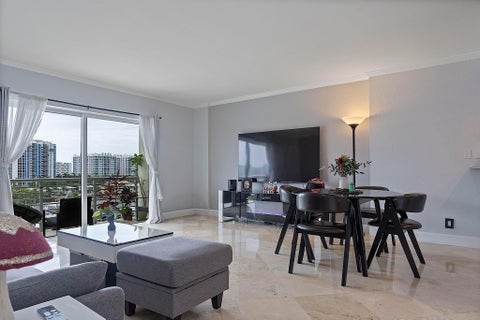 Tiny photo for 2900 NE 30th Street #Apt 8j, Fort Lauderdale, FL 33306 (MLS # B26036675)