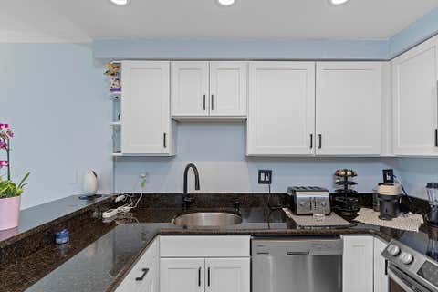Tiny photo for 2900 NE 30th Street #Apt 8j, Fort Lauderdale, FL 33306 (MLS # B26036675)
