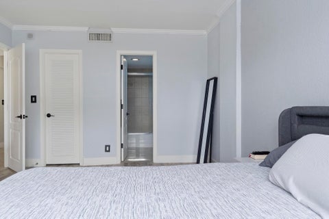Tiny photo for 2900 NE 30th Street #Apt 8j, Fort Lauderdale, FL 33306 (MLS # B26036675)