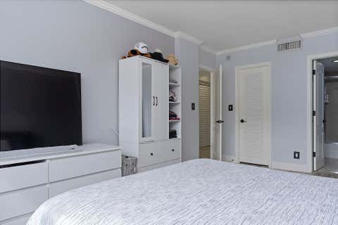 Tiny photo for 2900 NE 30th Street #Apt 8j, Fort Lauderdale, FL 33306 (MLS # B26036675)