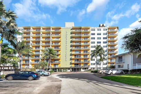 Photo of 2900 NE 30th Street #Apt 8j, Fort Lauderdale, FL 33306 (MLS # B26036675)