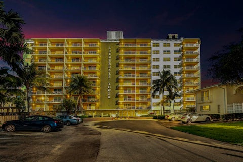 Tiny photo for 2900 NE 30th Street #Apt 8j, Fort Lauderdale, FL 33306 (MLS # B26036675)