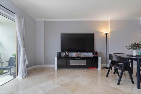 Tiny photo for 2900 NE 30th Street #Apt 8j, Fort Lauderdale, FL 33306 (MLS # B26036675)
