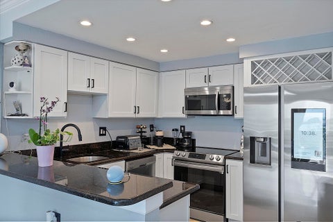 Tiny photo for 2900 NE 30th Street #Apt 8j, Fort Lauderdale, FL 33306 (MLS # B26036675)