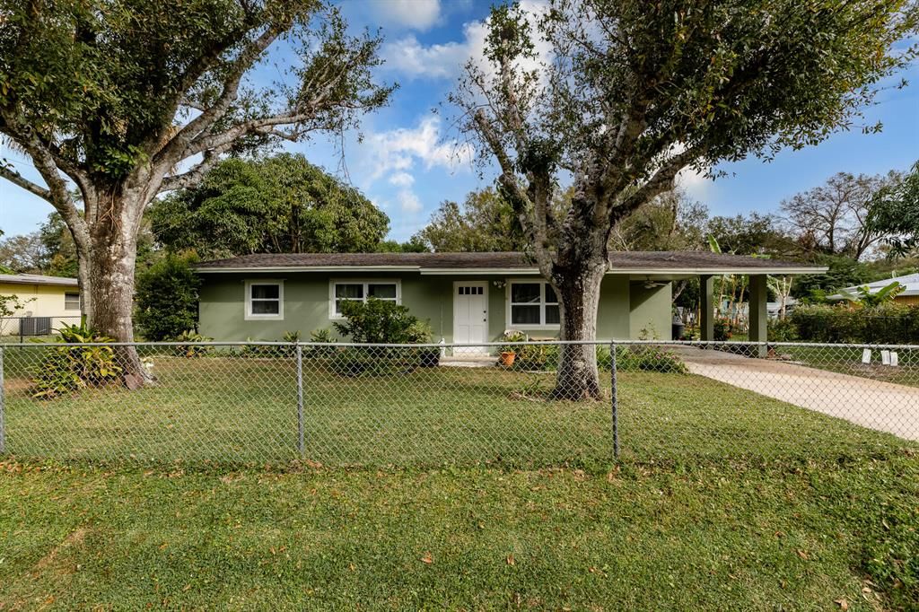 Photo of 2710 S 29th Street, Fort Pierce, FL 34981 (MLS # R10764959)