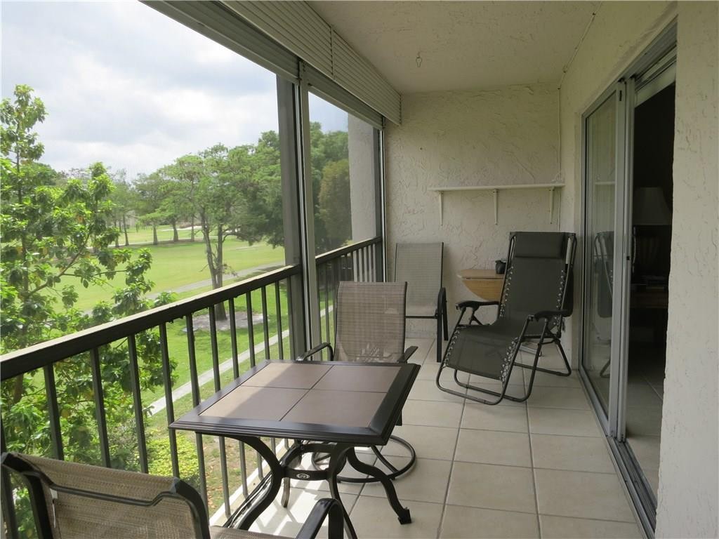 HI-GREEN OF INVERRARY #6 - Residential