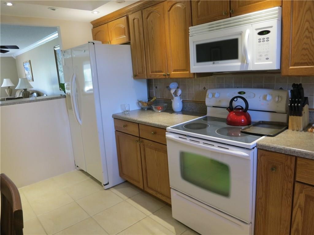 HI-GREEN OF INVERRARY #6 - Residential