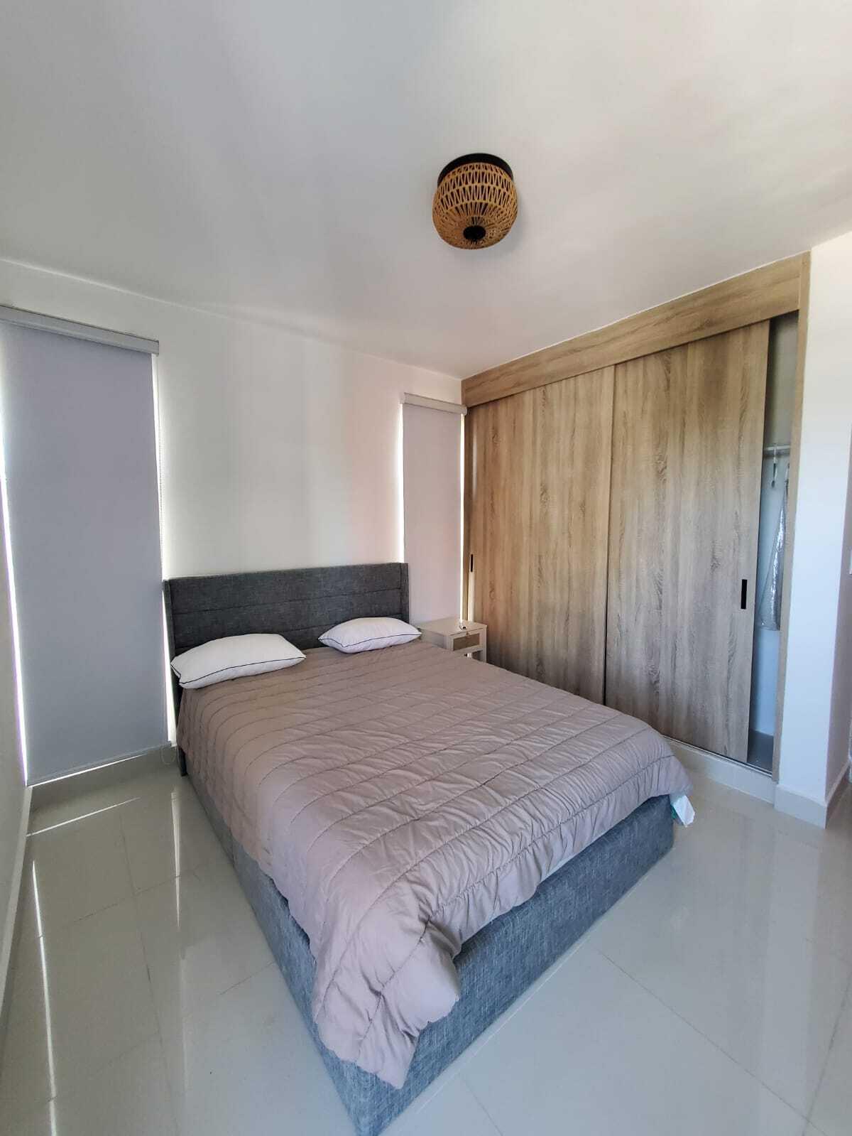 50 C. Los Fereira I8