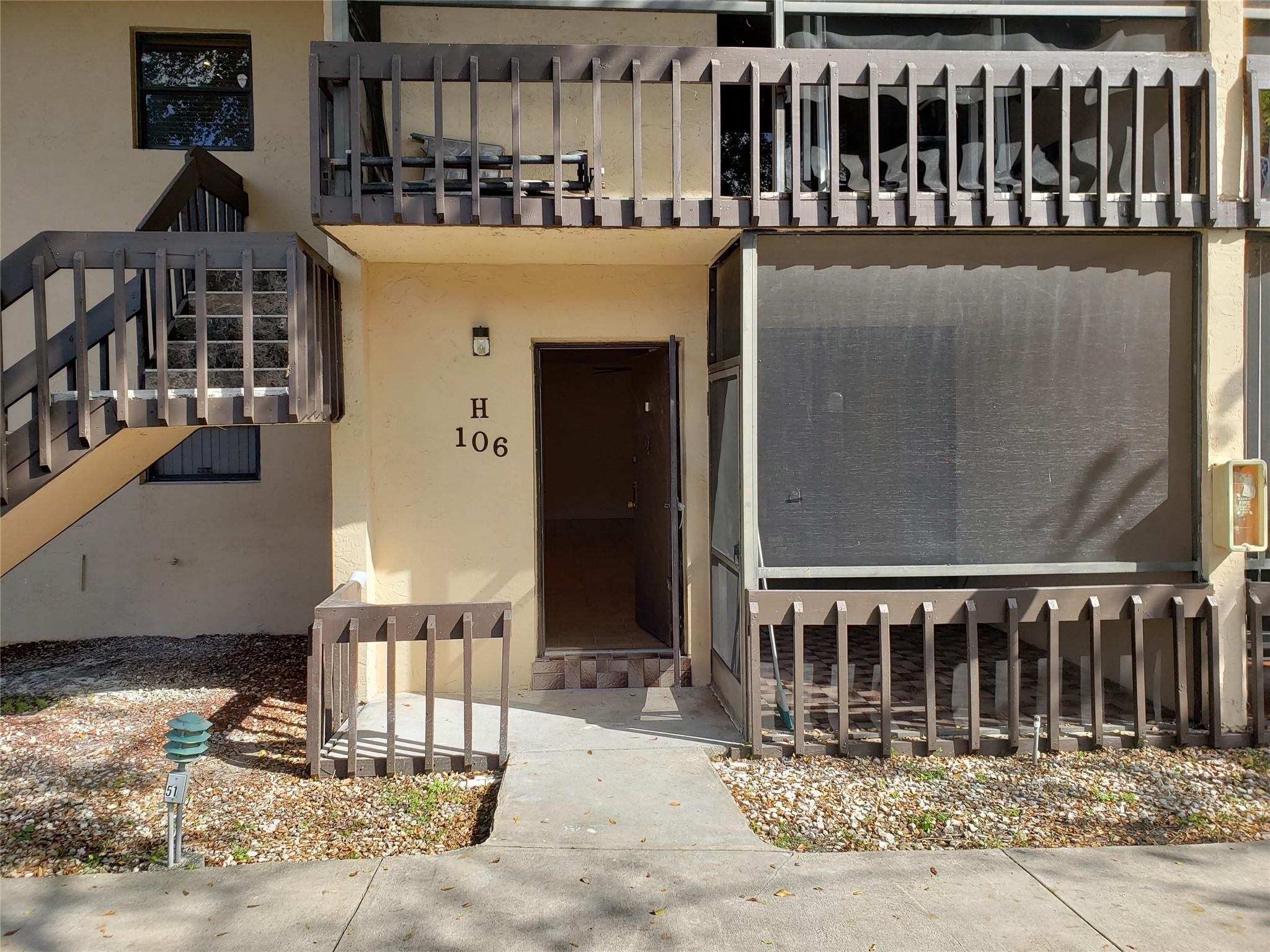 Spacious 1400 SF Condo with 2 beds and 2 baths located in the gated California Club subdivision of North Lake Village. The ground level unit is across from one of 2 inviting pool areas. Updates include an open kitchen design with a built in eating area for today's busy lifestyles. SS appliances, ceiling fans, abundant closets for additional storage, and tile flooring throughout. The large master bedroom has a deep walk-in closet and a master bath en suite with a double sink vanity, and a luxurious soaking tub with a 'rainforest' shower head. There is an ample-sized utility room with washer/dryer hookups and a large capacity water heater. The large living/dining area is complemented with an enclosed screened porch. Amenities: assigned parking, guest parking, clubhouse, and walking paths.