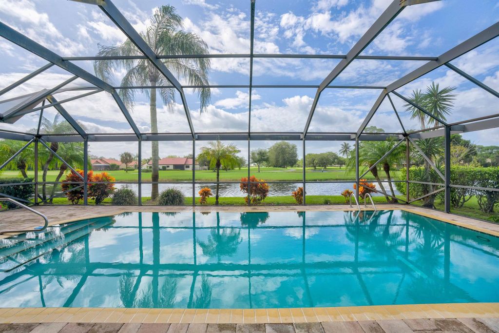 Photo of 9 Lochwick Road, Palm Beach Gardens, FL 33418 (MLS # R10926686)