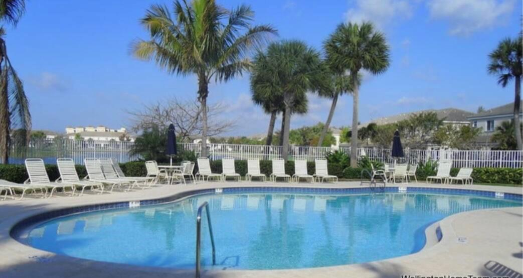 PALMBROOKE TOWNHOMES - Residential Lease