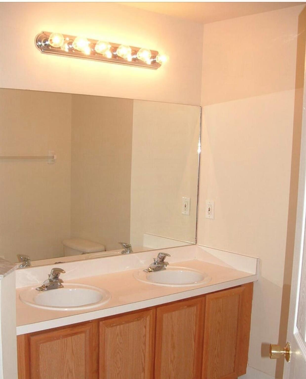 PALMBROOKE TOWNHOMES - Residential Lease