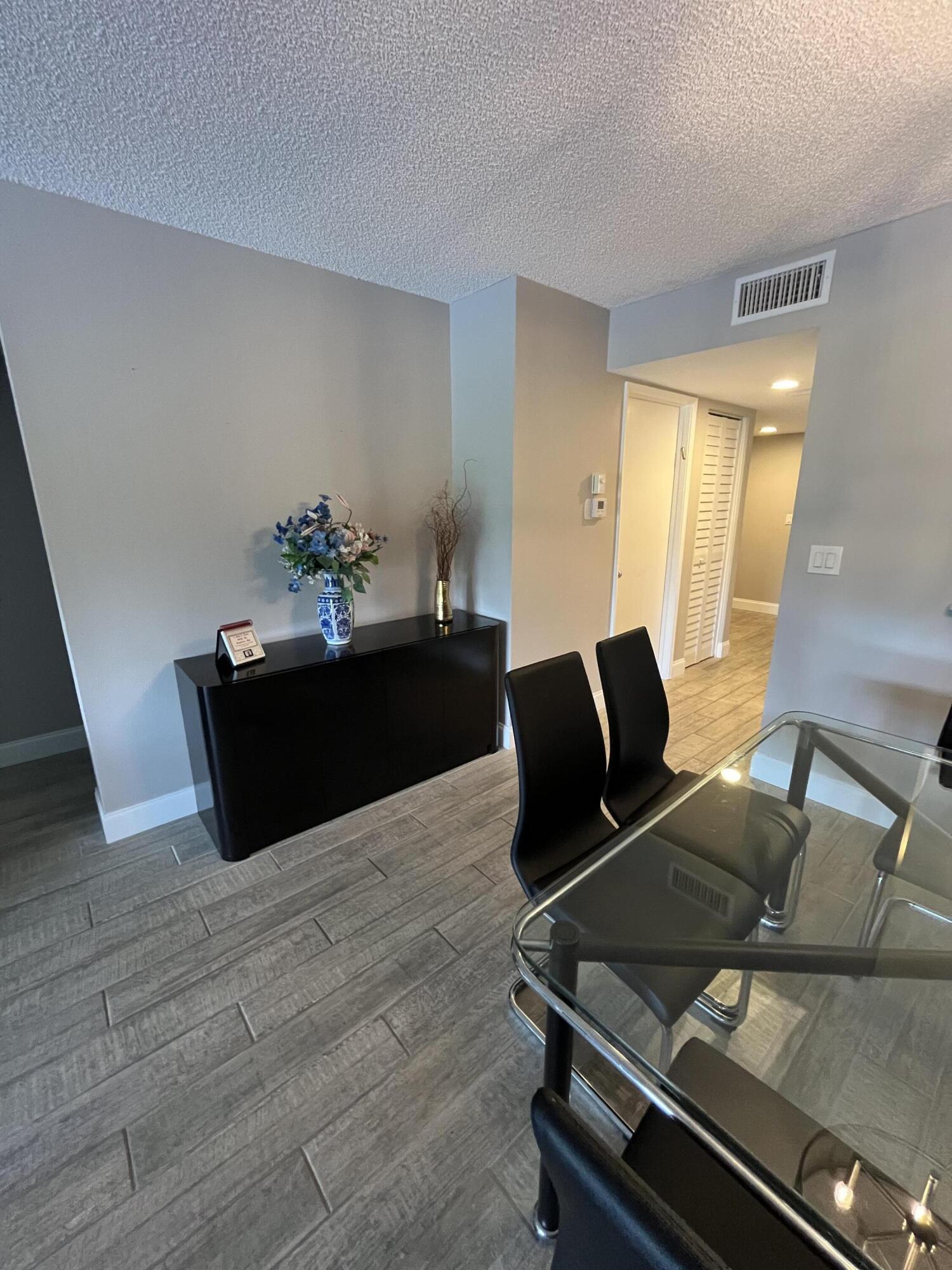 HUNTINGTON LAKES SEC FOUR CONDOS - Residential