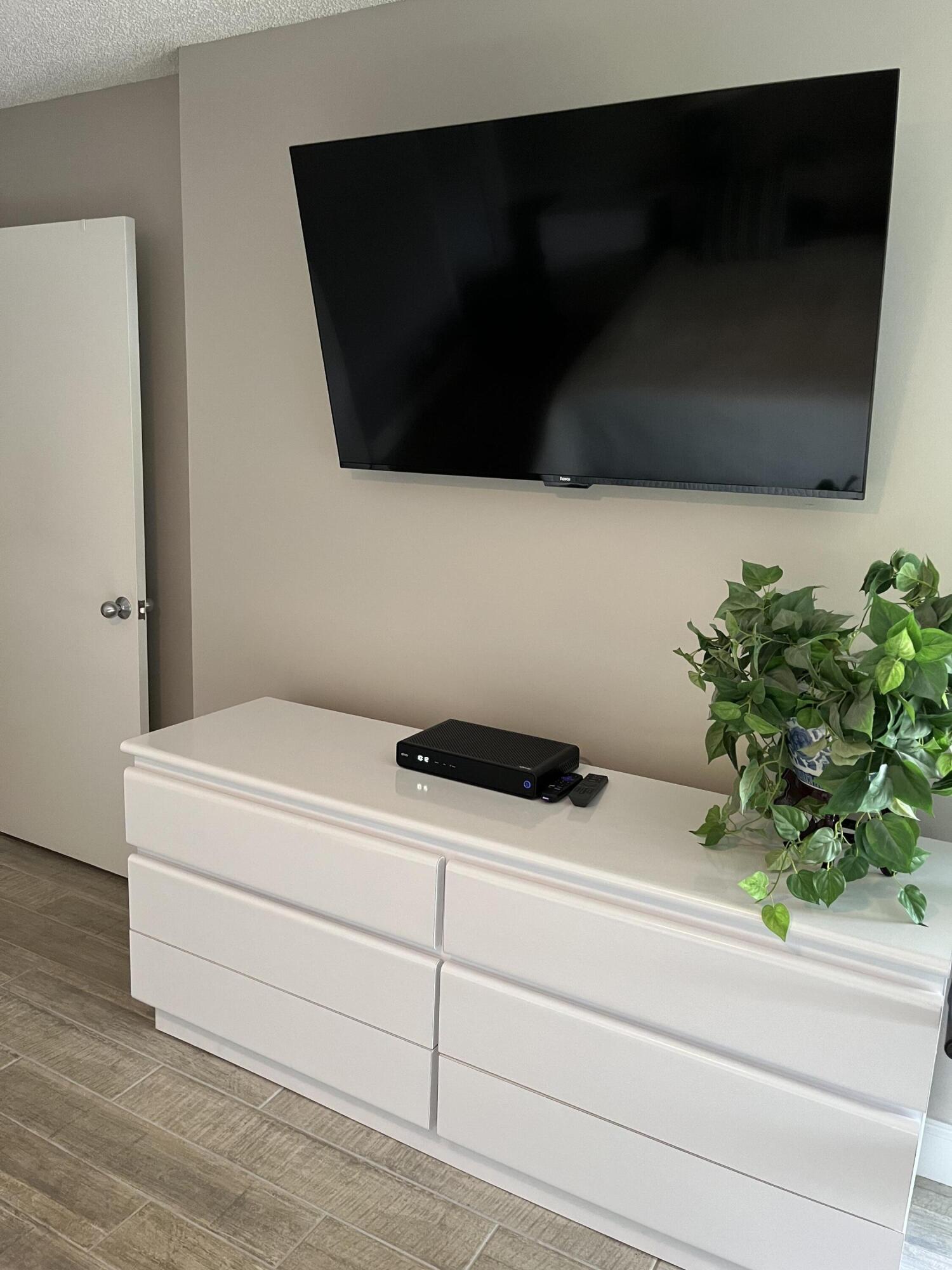 HUNTINGTON LAKES SEC FOUR CONDOS - Residential