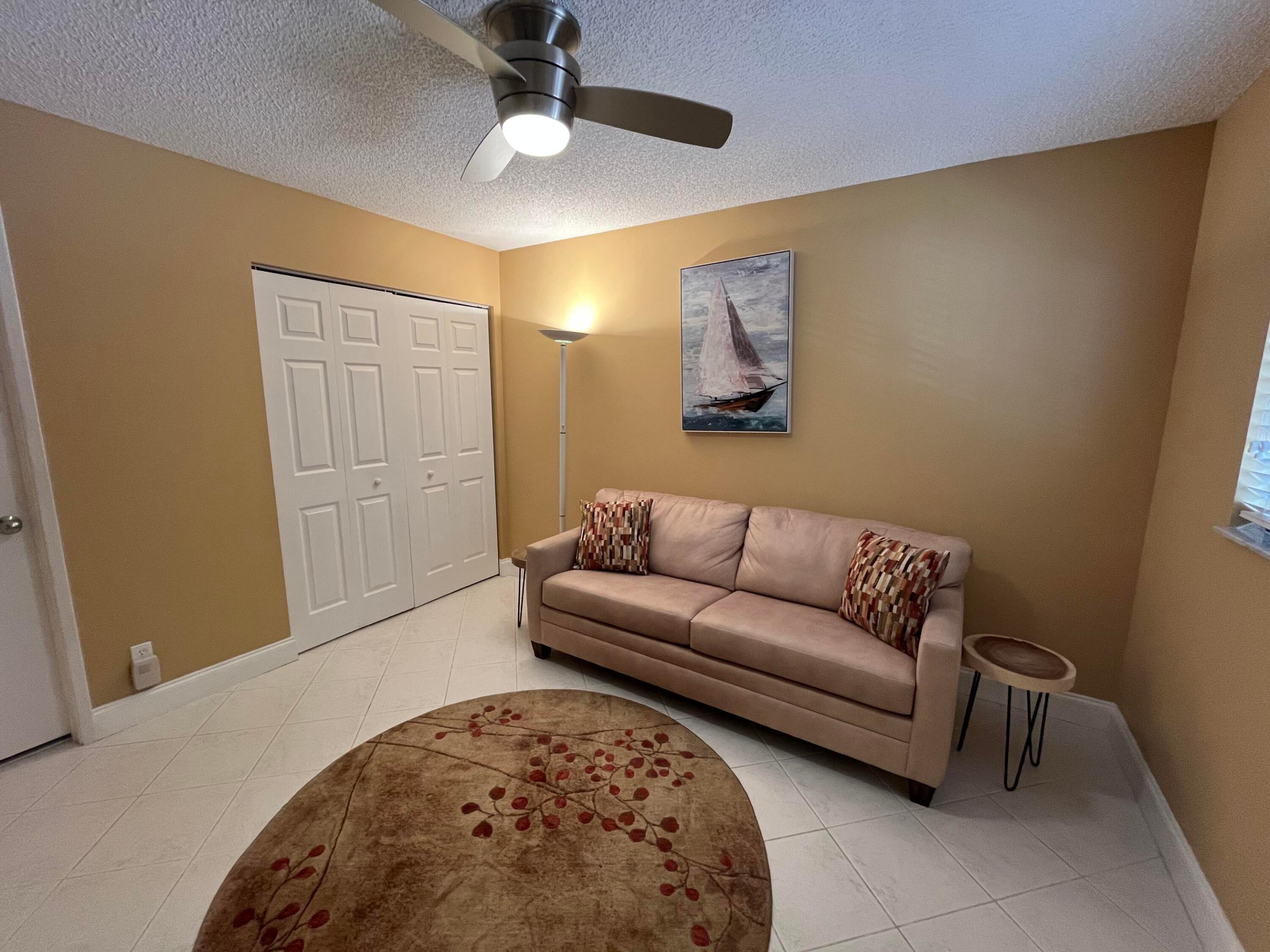 HUNTINGTON LAKES SEC FOUR CONDOS - Residential