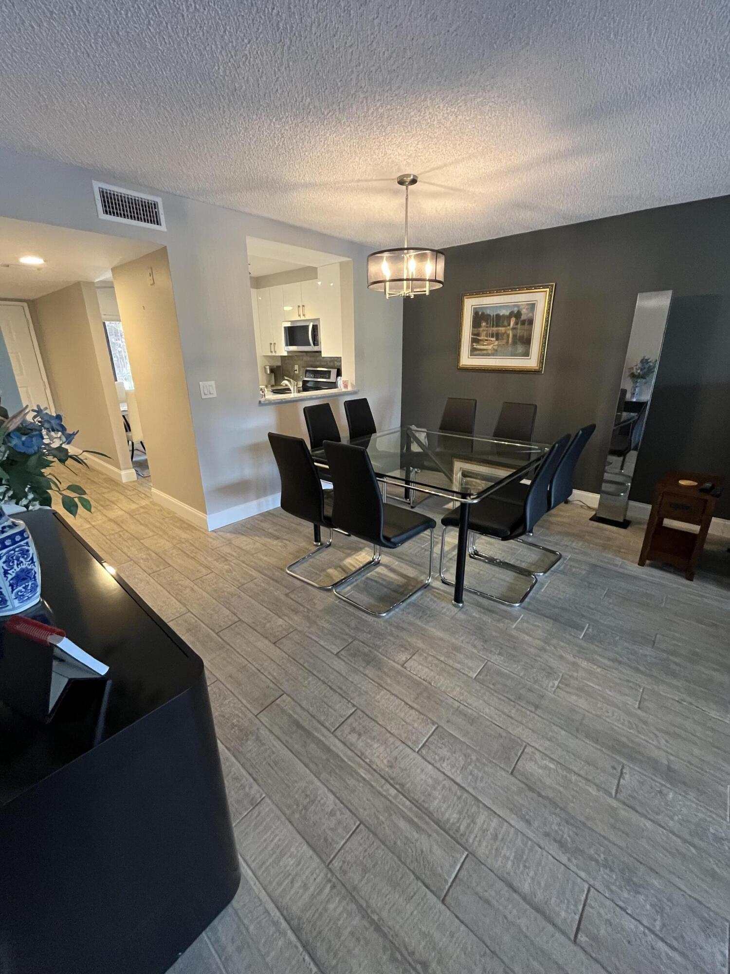 HUNTINGTON LAKES SEC FOUR CONDOS - Residential