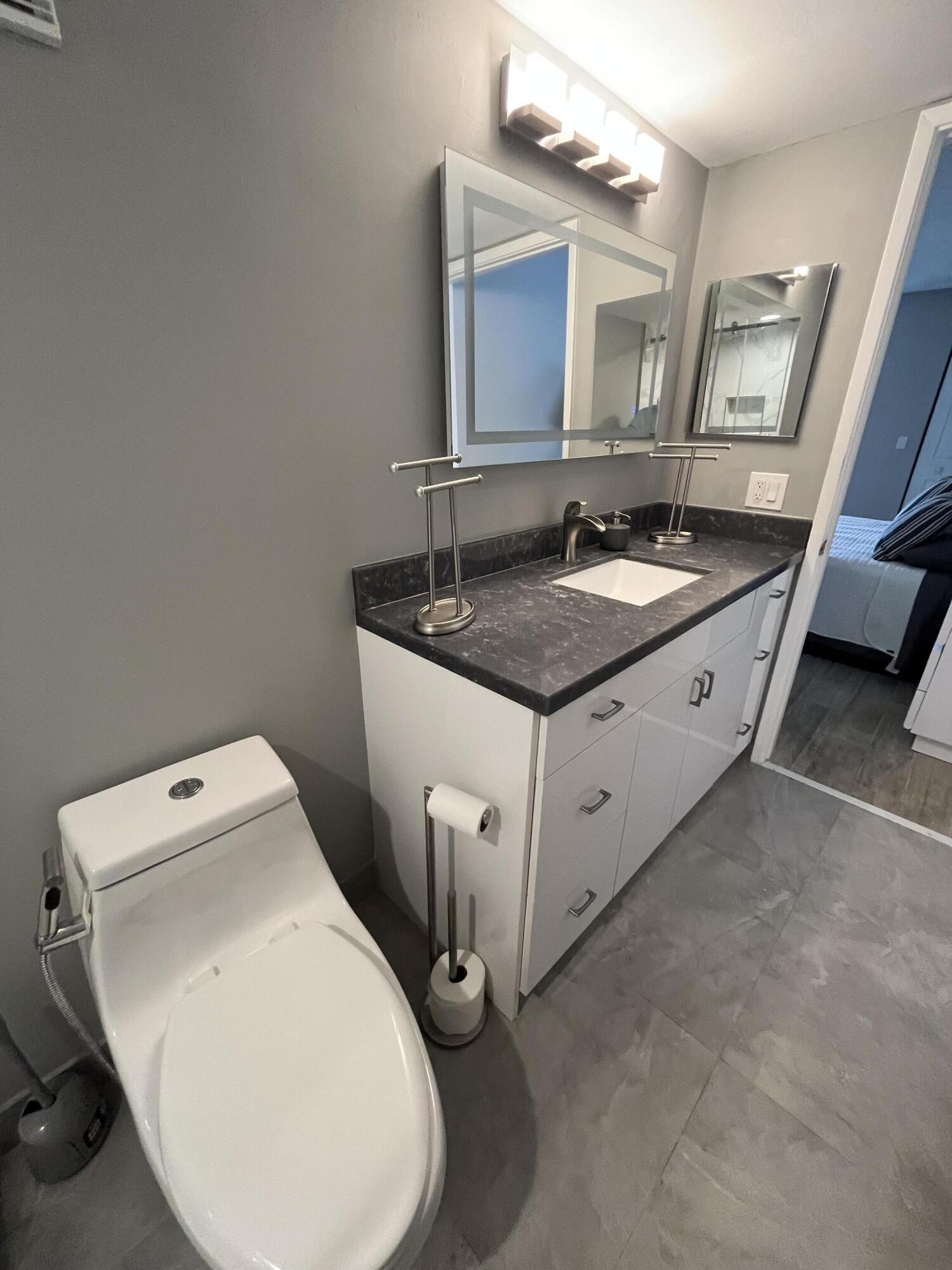 HUNTINGTON LAKES SEC FOUR CONDOS - Residential