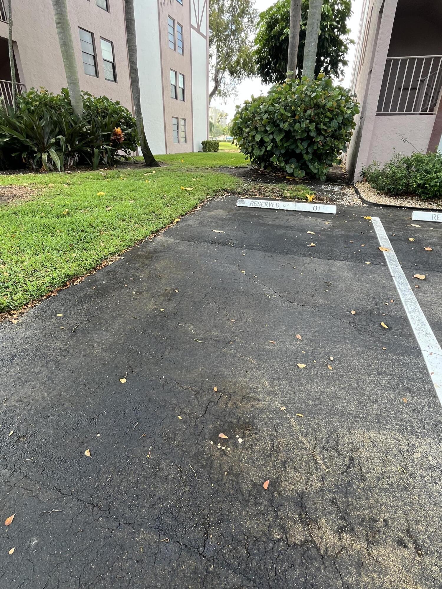 HUNTINGTON LAKES SEC FOUR CONDOS - Residential
