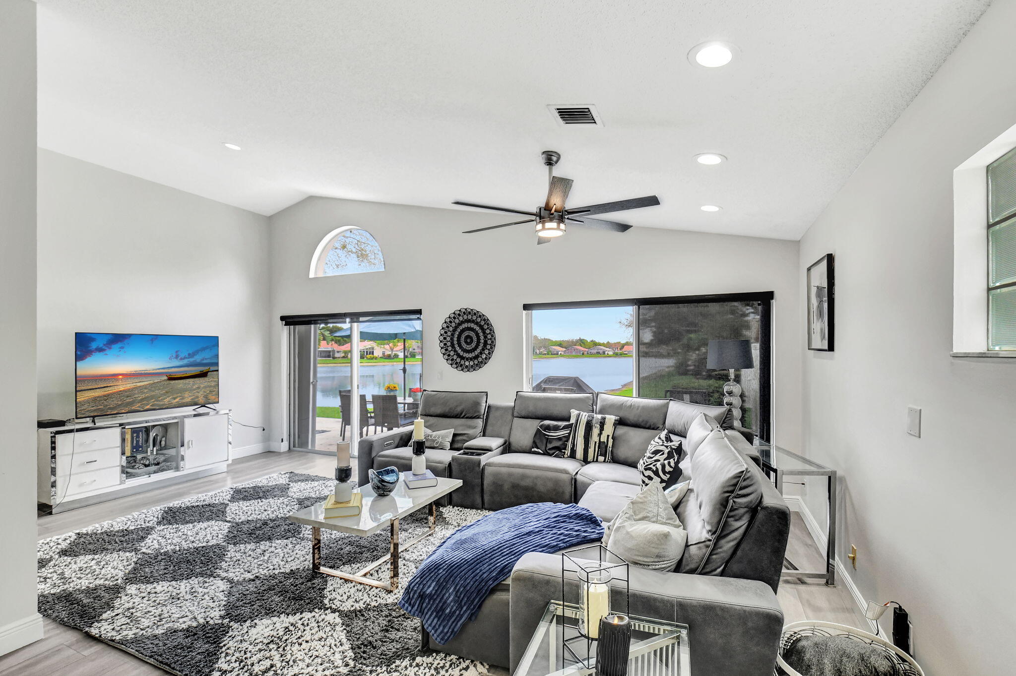 PALM ISLES - Residential