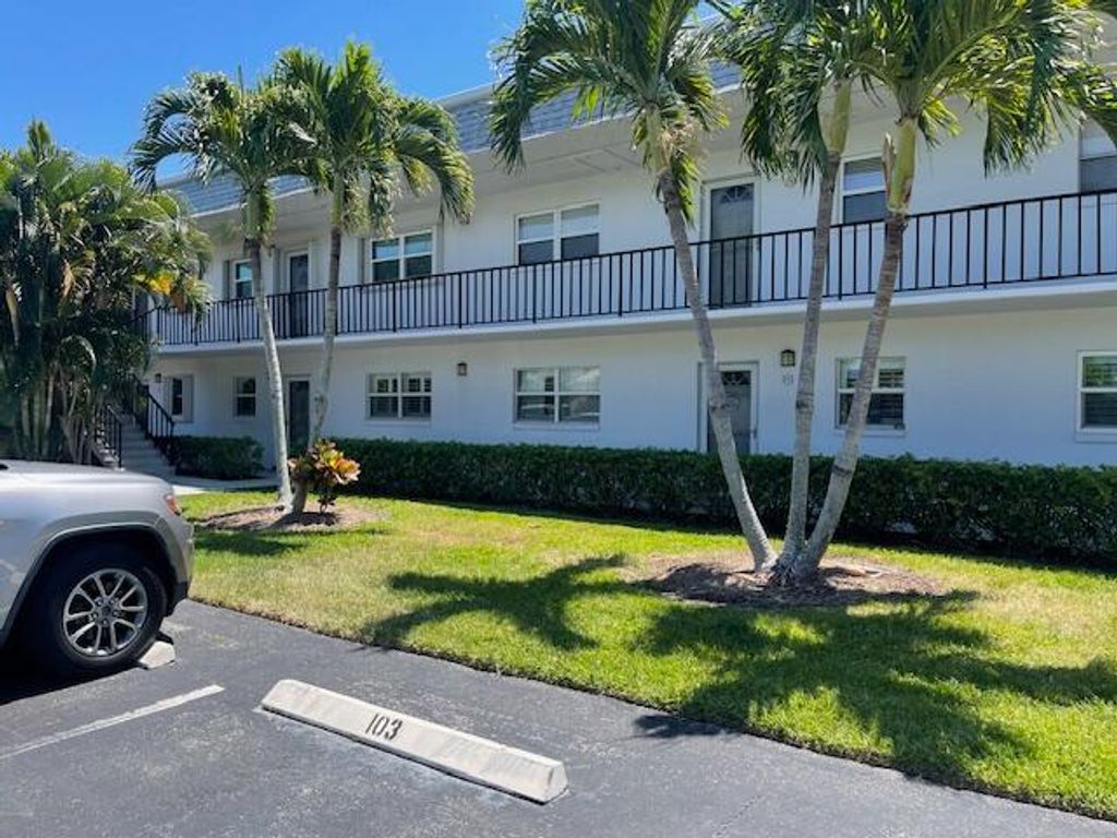 Photo of 1176 Bayshore Drive #202, Fort Pierce, FL 34949 (MLS # R11062836)