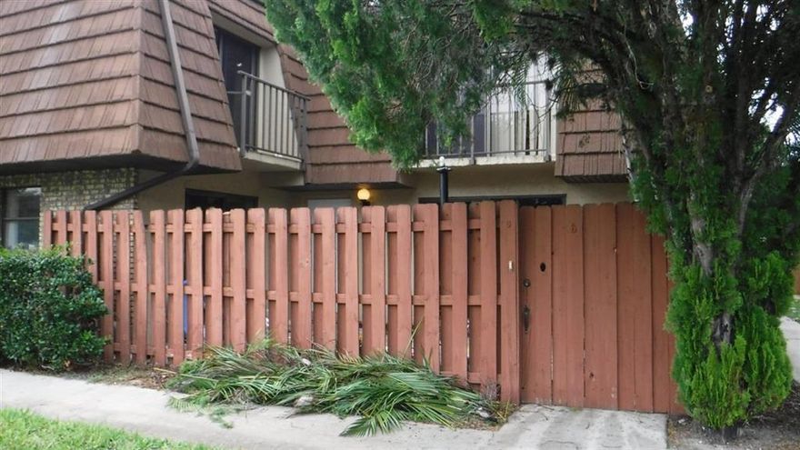 HANDYMAN SPECIAL!!! This unit has a new roof(2018), new A/C(2017)and hot water heater(2019). Roof assessment paid by seller. Condo has obtained some damage from previously leaking roof. Owner is selling as-is. Some ceiling staining and drywall damage is visible. Dishwasher and garbage disposal need replacing. Cash/Conventional offers only. Unit rents for between 1100-1200 a month. Low monthly HOA fees. Have copy of HOA docs to show rental restrictions. Great for investment property. Close to Lawnwood Hospital and downtown. Conveniently located. 2br/ 1.5 ba. Washer/Dryer. A little TLC needed. Priced to sell.