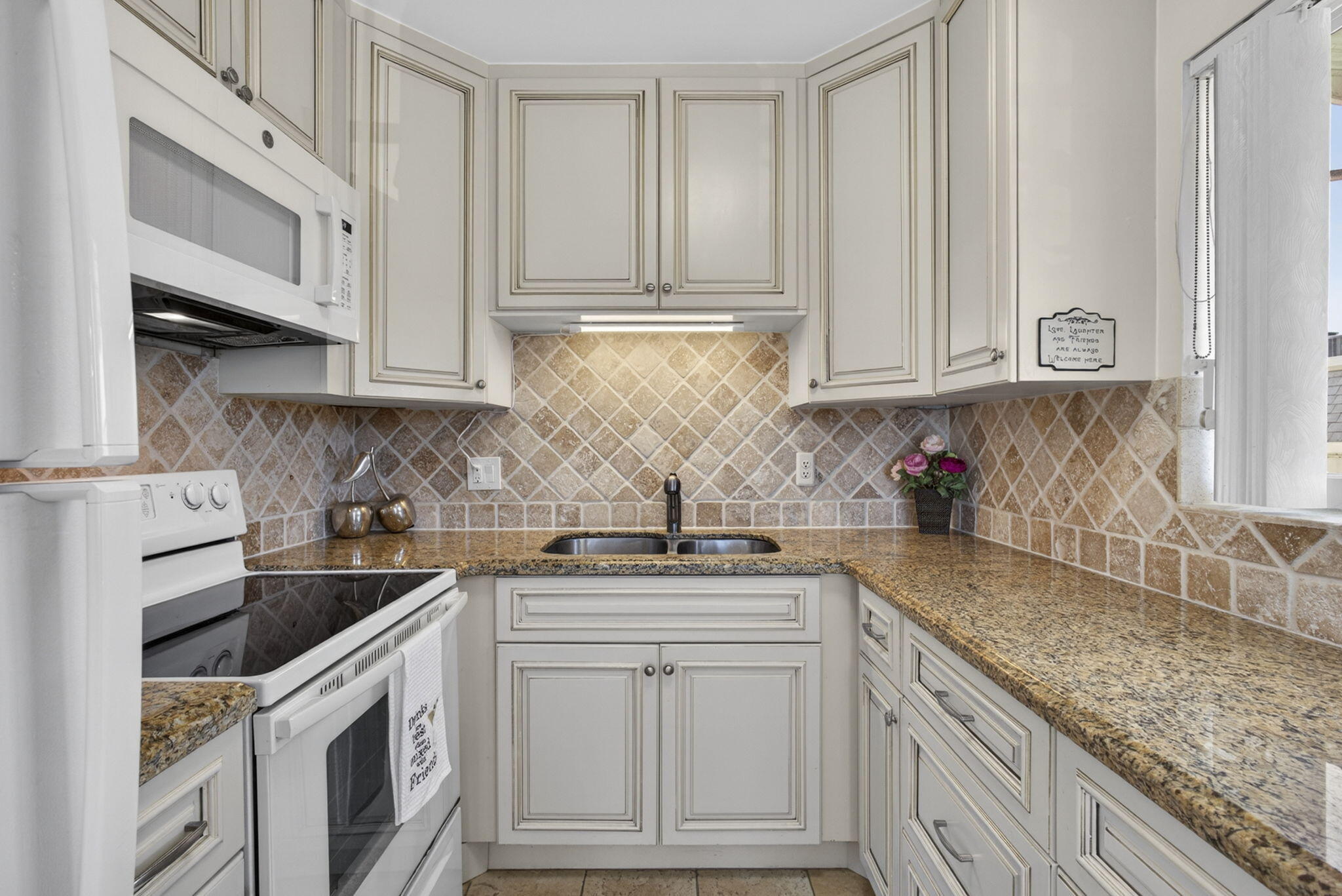 MURRY HILLS APT BLDG CONDO - Residential