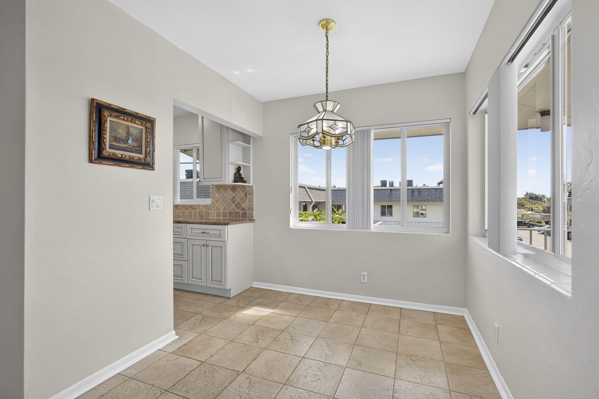 MURRY HILLS APT BLDG CONDO - Residential