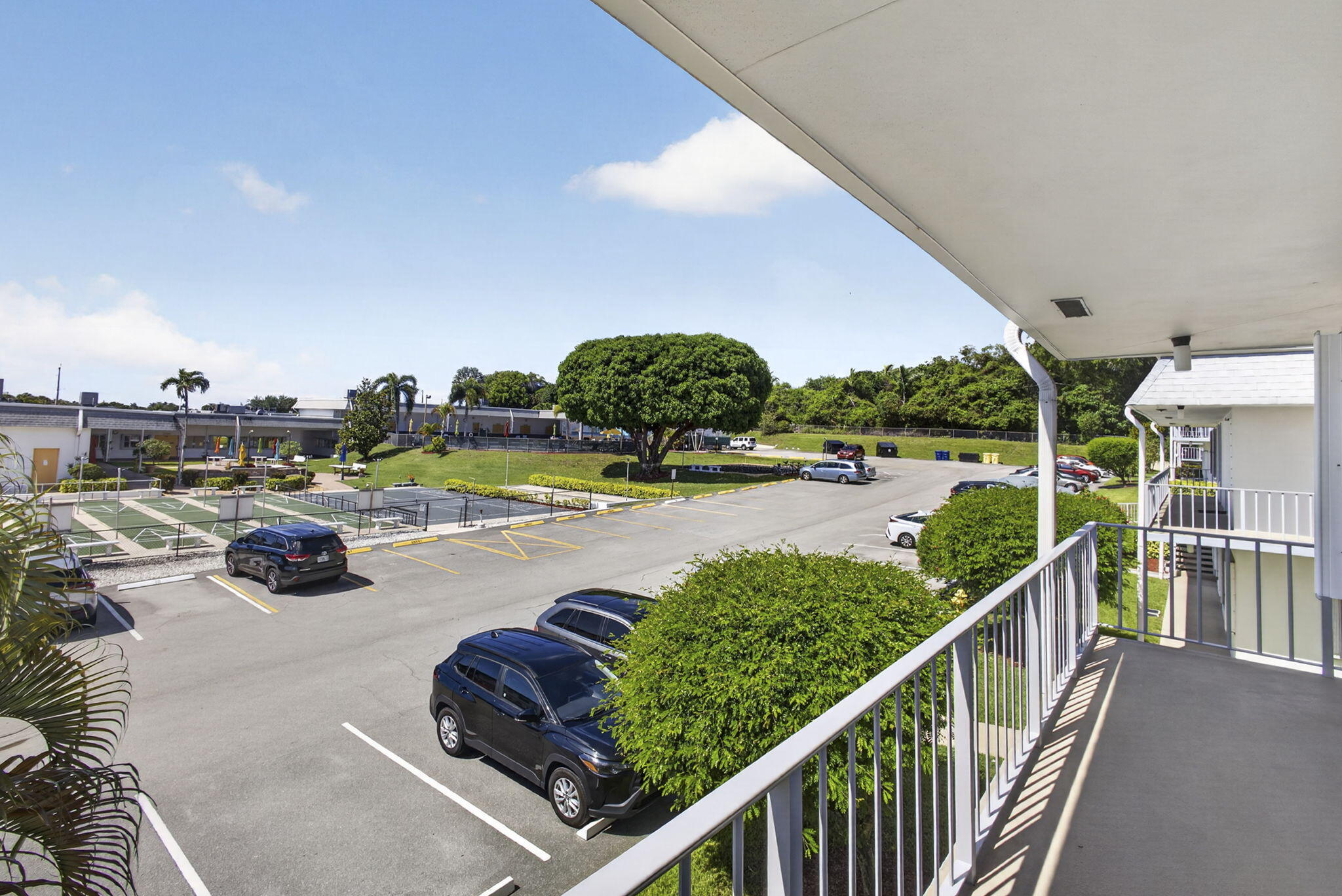 MURRY HILLS APT BLDG CONDO - Residential