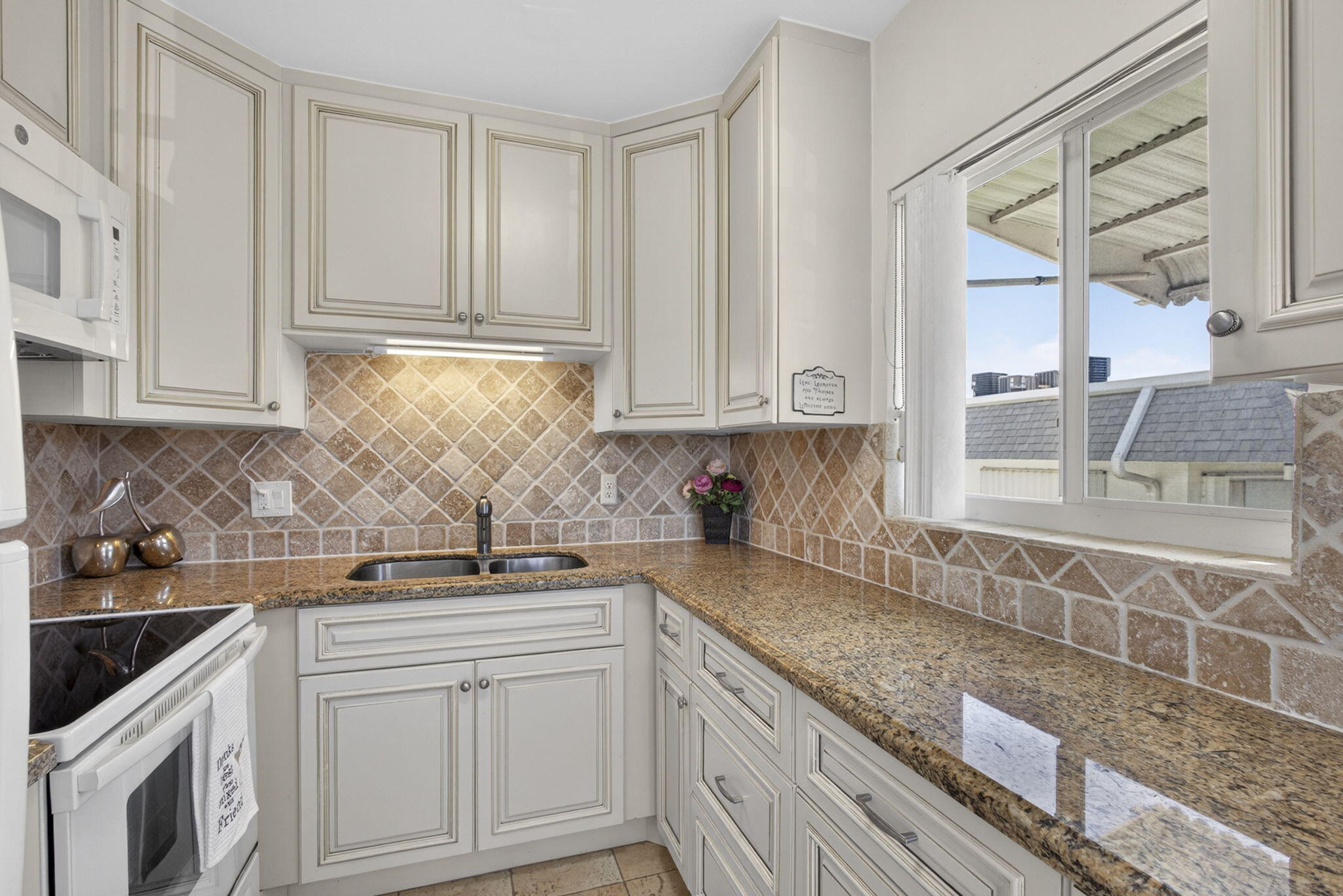 MURRY HILLS APT BLDG CONDO - Residential