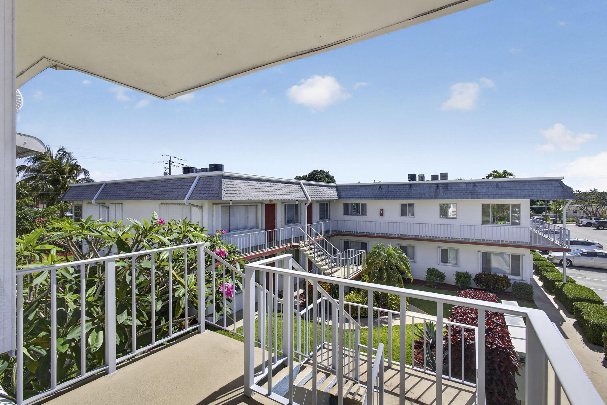 MURRY HILLS APT BLDG CONDO - Residential