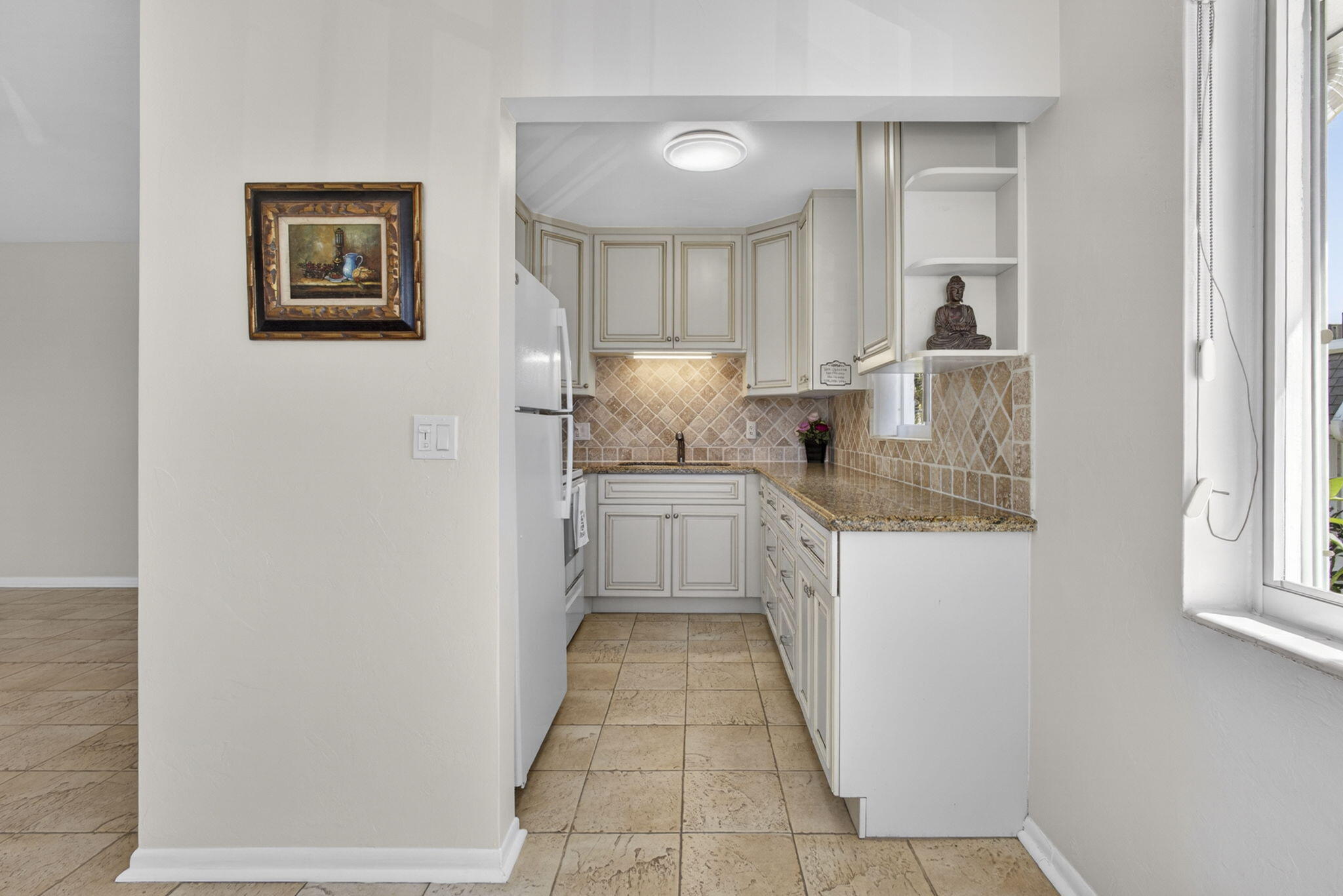 MURRY HILLS APT BLDG CONDO - Residential