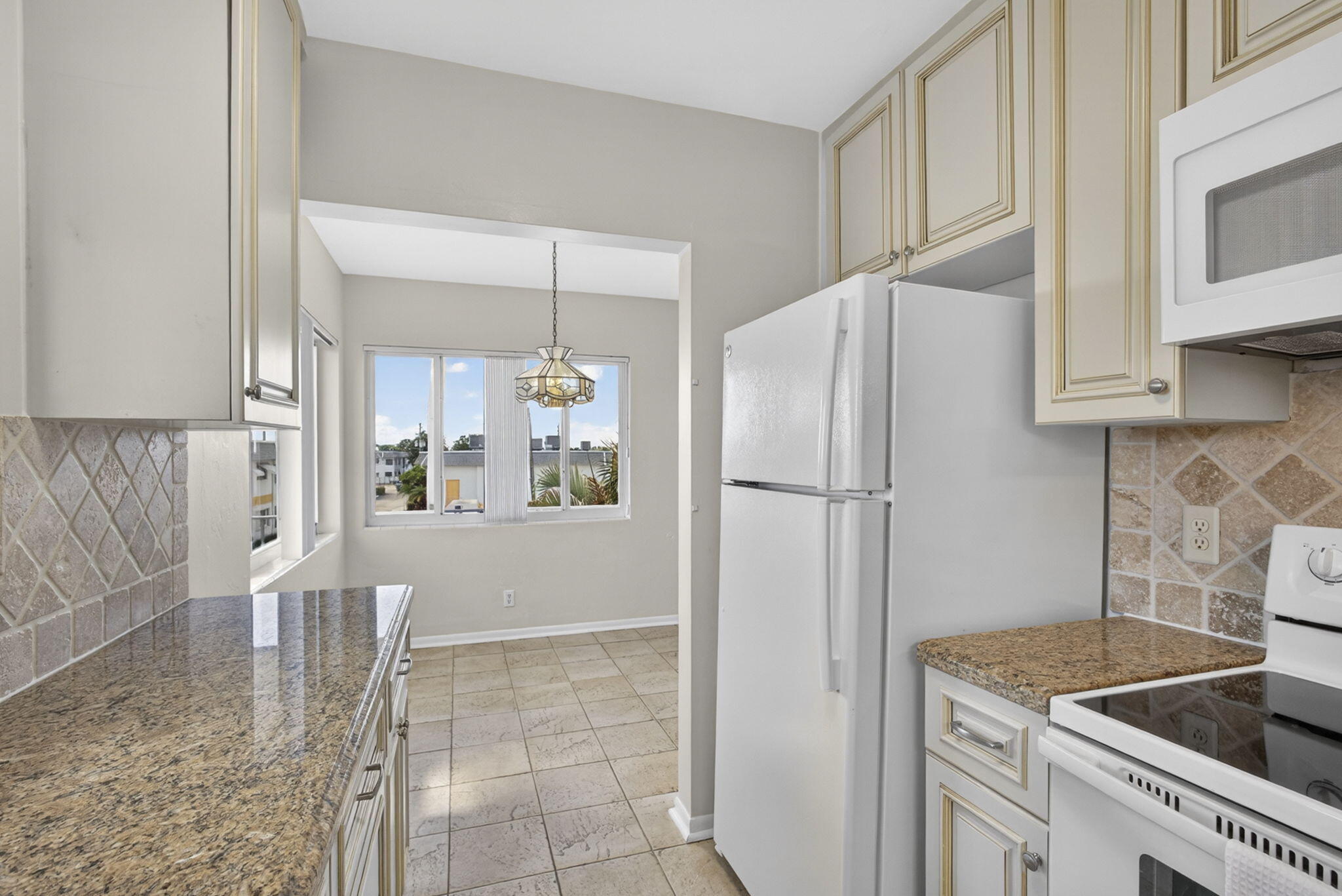 MURRY HILLS APT BLDG CONDO - Residential