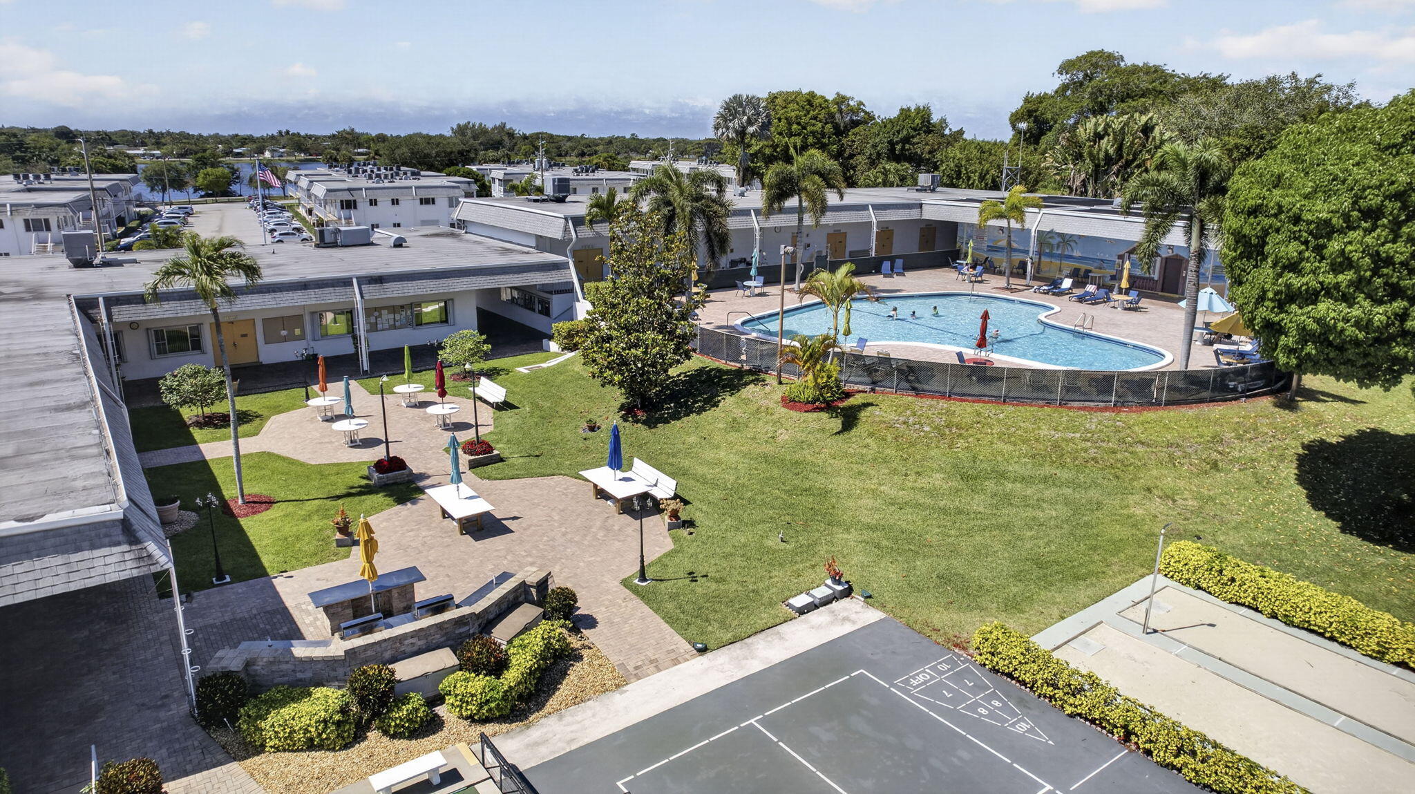 MURRY HILLS APT BLDG CONDO - Residential