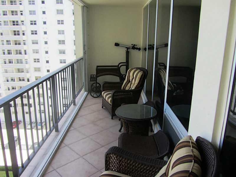 PLAZA SOUTH - Residential