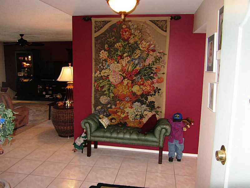 PLAZA SOUTH - Residential