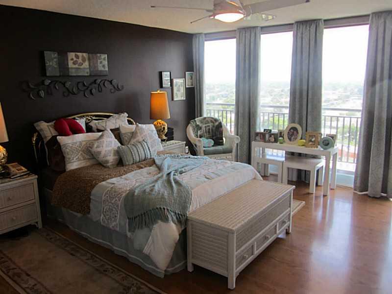 PLAZA SOUTH - Residential