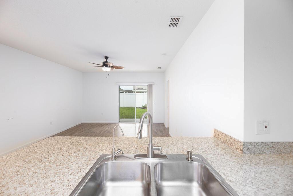 TRADITION PLAT NO 29 - Residential Lease