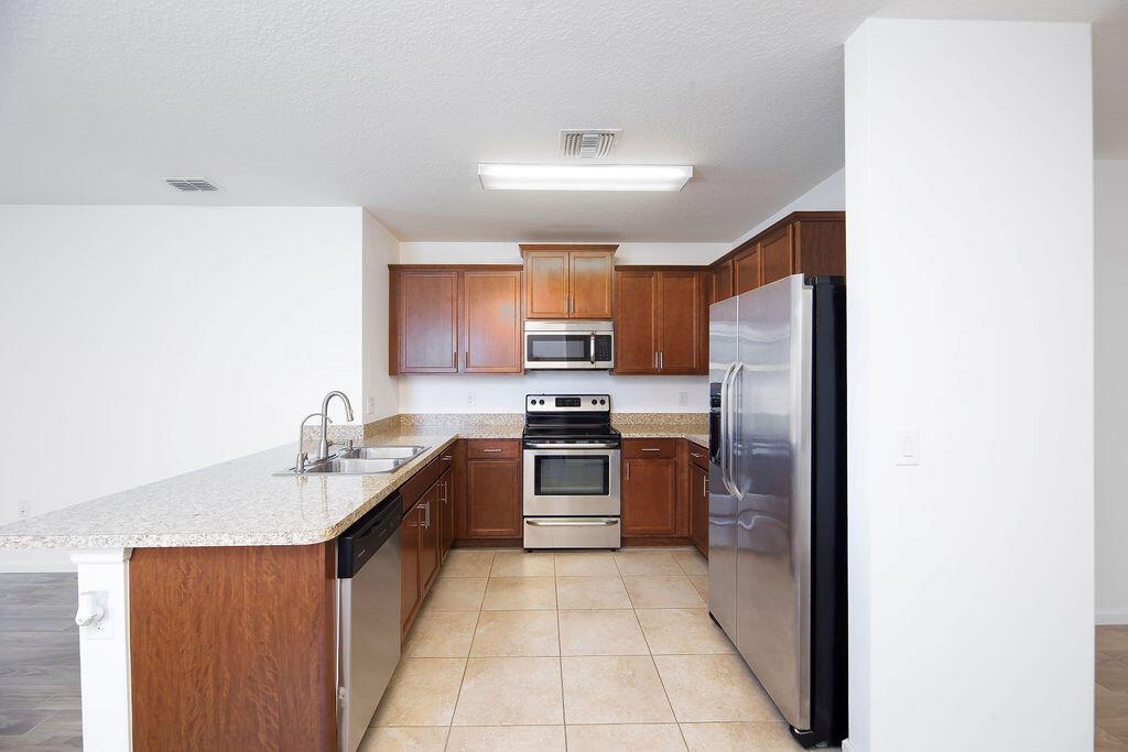 TRADITION PLAT NO 29 - Residential Lease