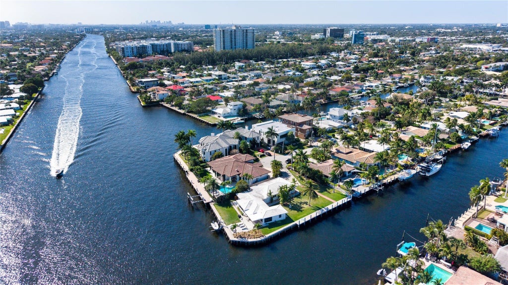 Photo of 2585 SE 12th Street, Pompano Beach, FL 33062 (MLS # F10549133)