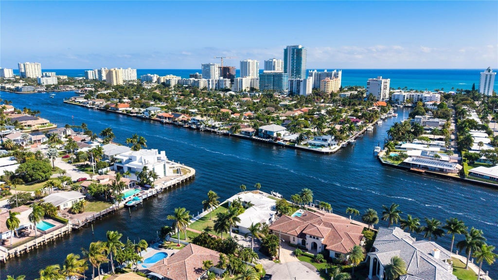 Photo of 2585 SE 12th Street, Pompano Beach, FL 33062 (MLS # F10549133)