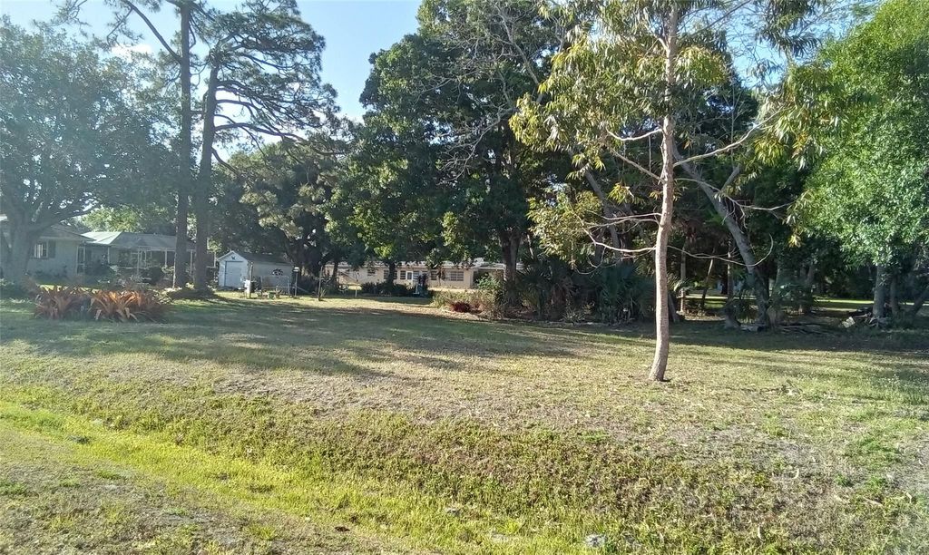 Photo of TBD Tbd Deer Park Avenue, Fort Pierce, FL 34951 (MLS # F10442327)