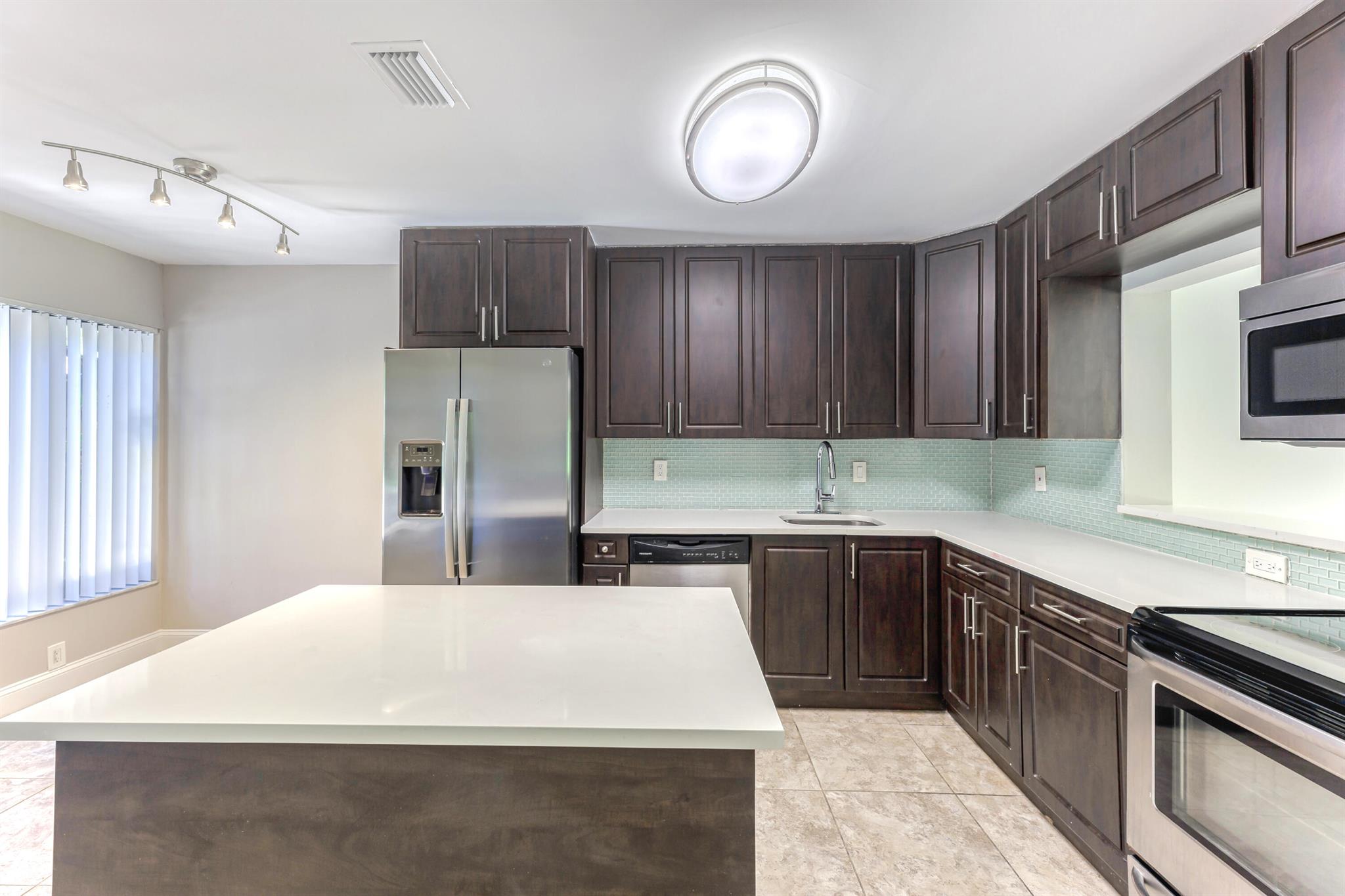 DELRAY MNR - Residential Lease