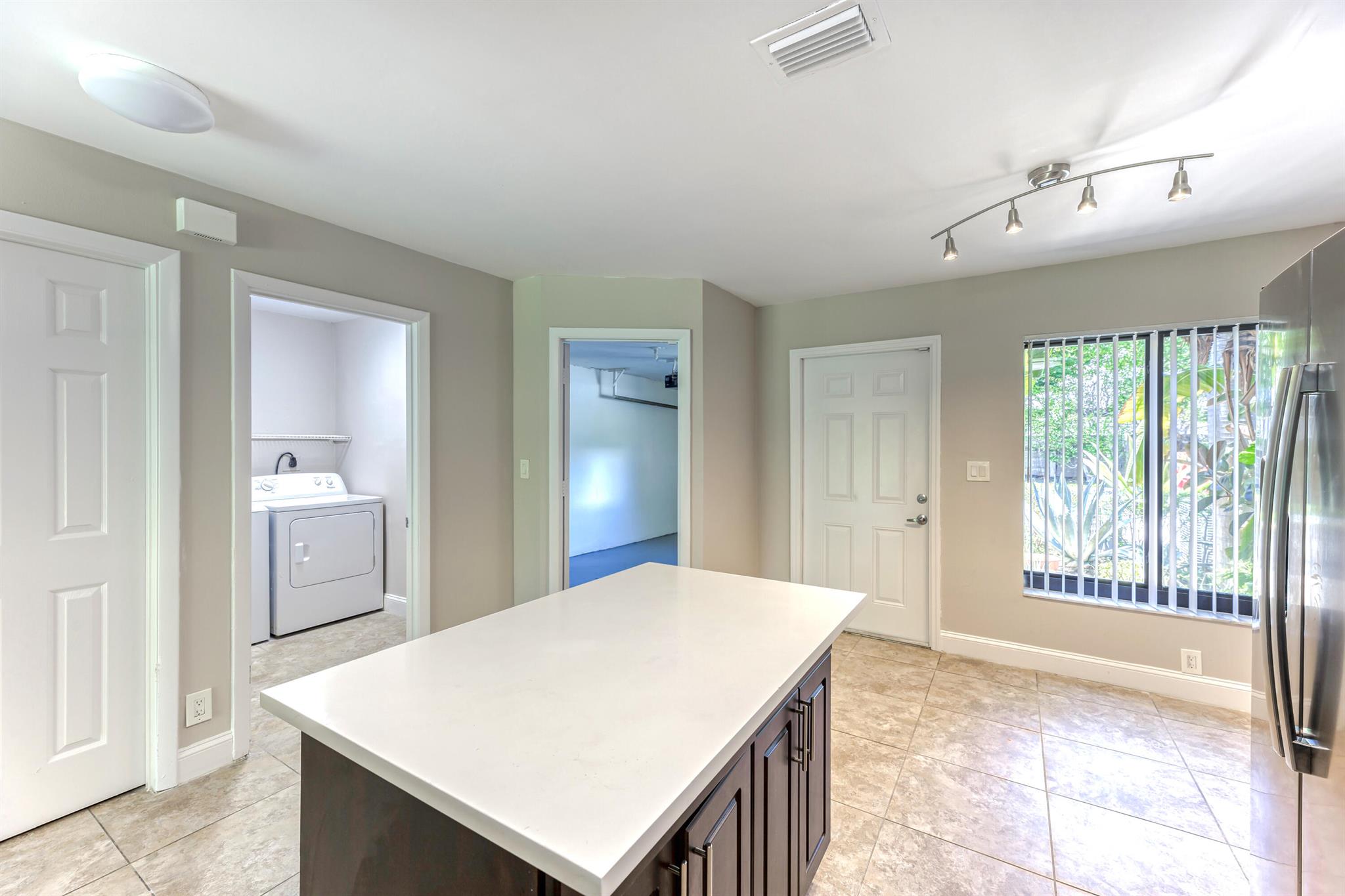 DELRAY MNR - Residential Lease