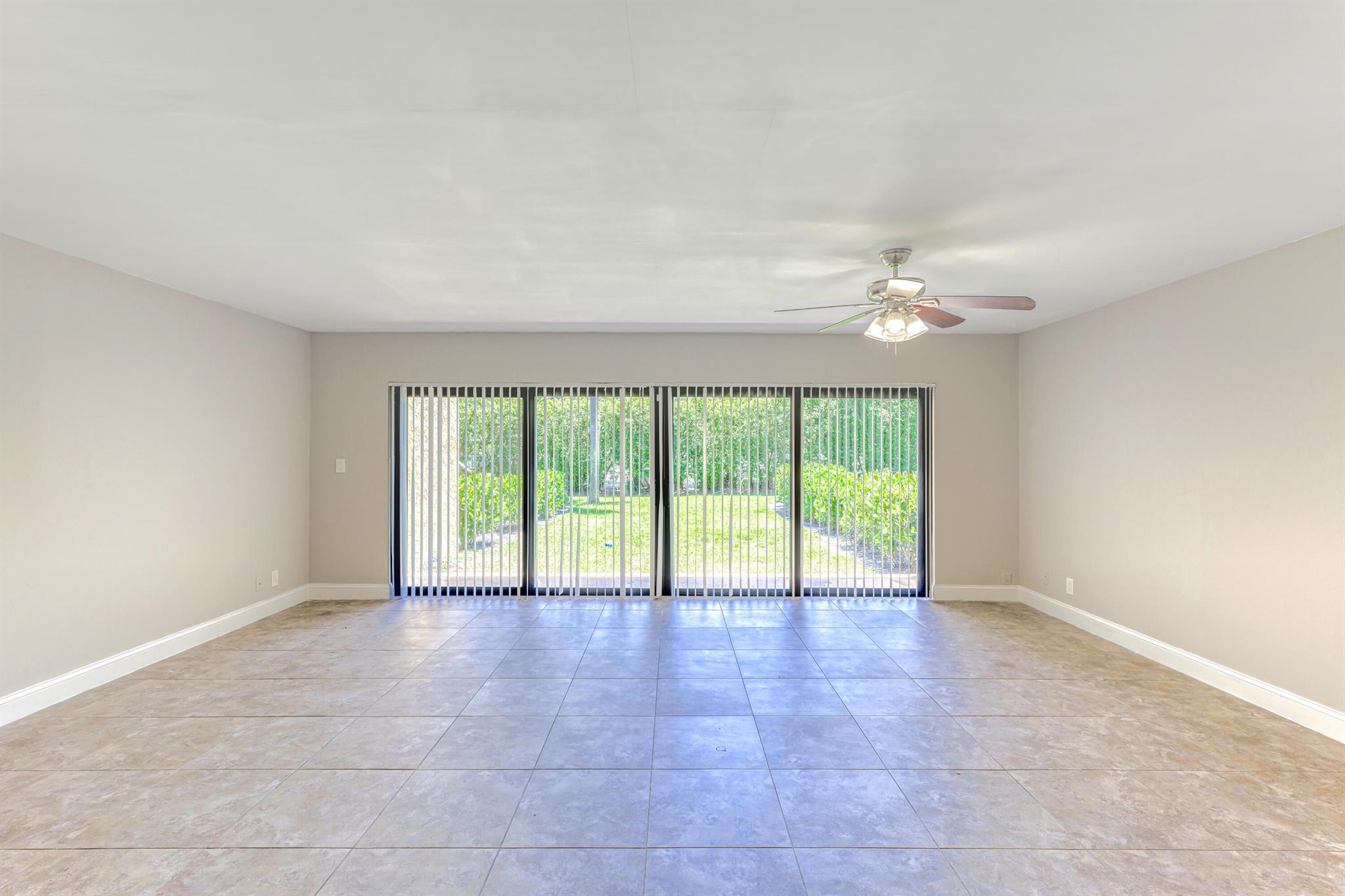 DELRAY MNR - Residential Lease