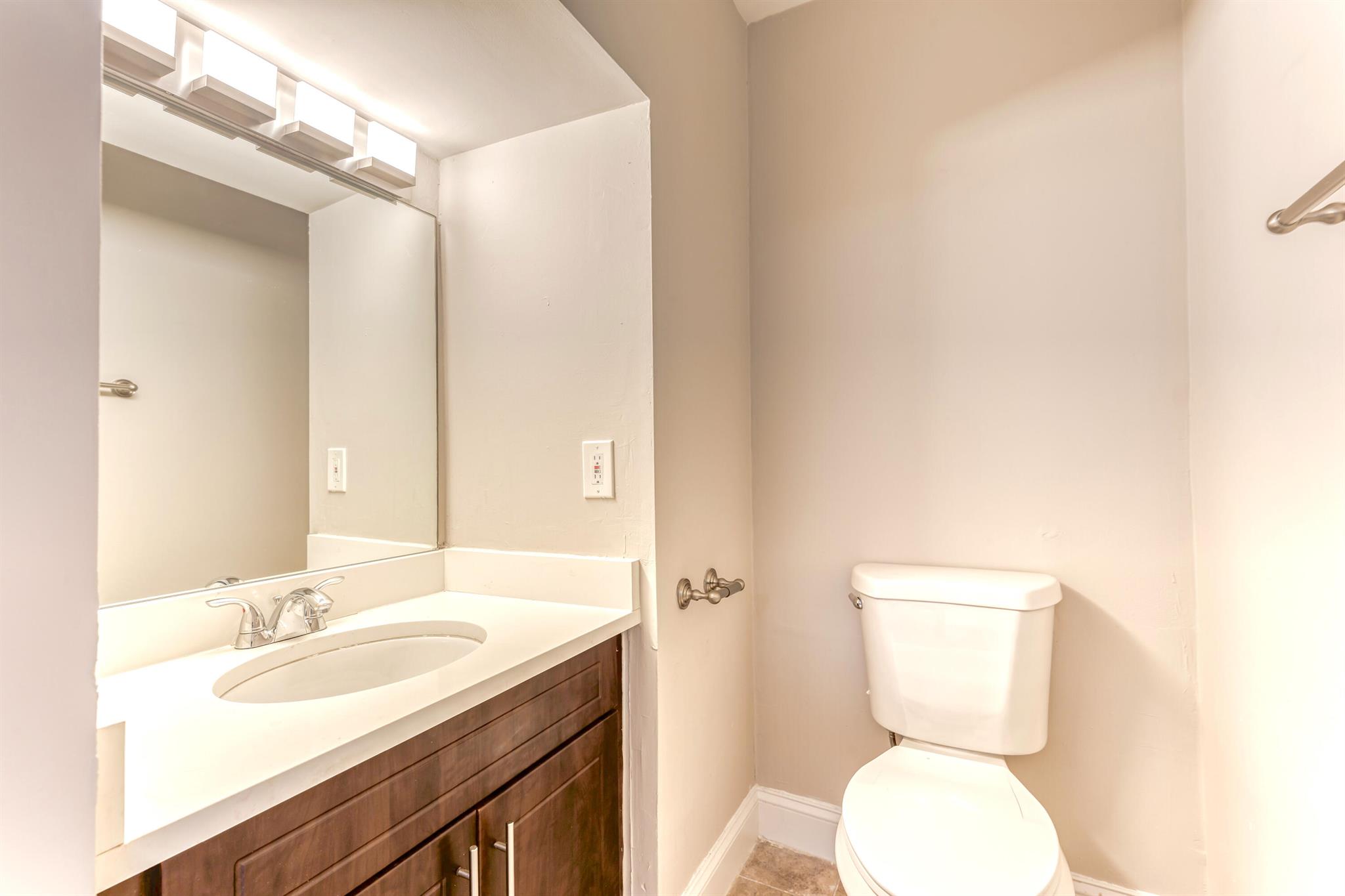 DELRAY MNR - Residential Lease