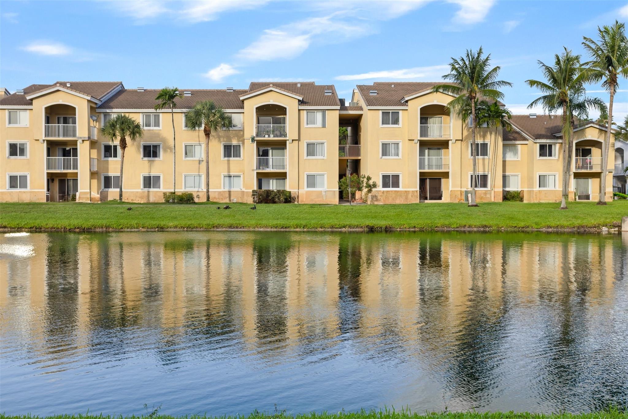 Royal Grand - Residential