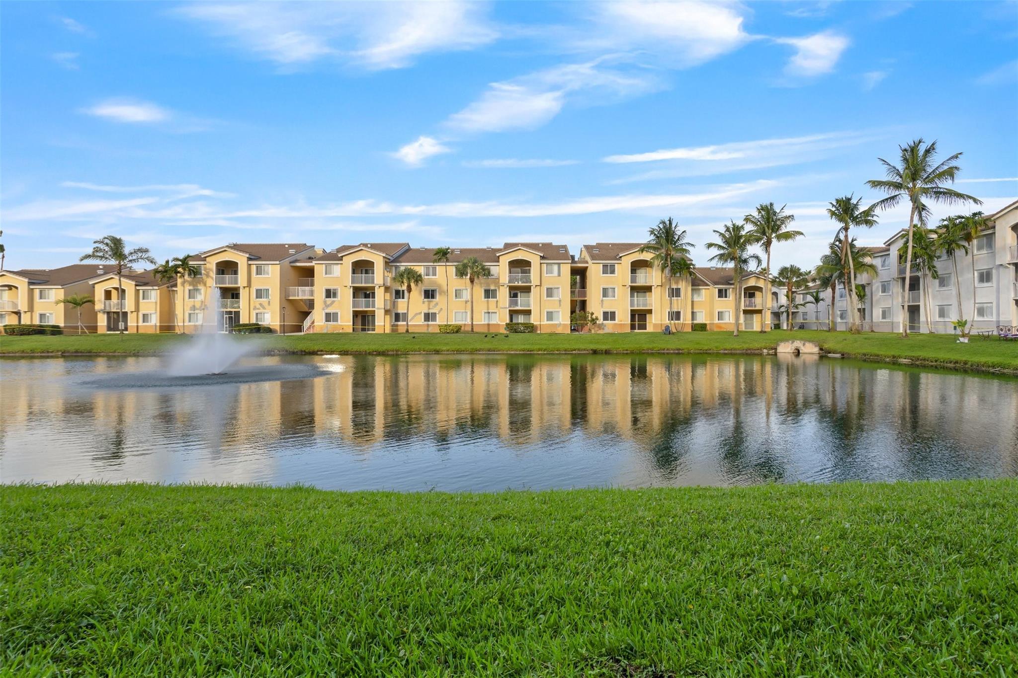 Royal Grand - Residential