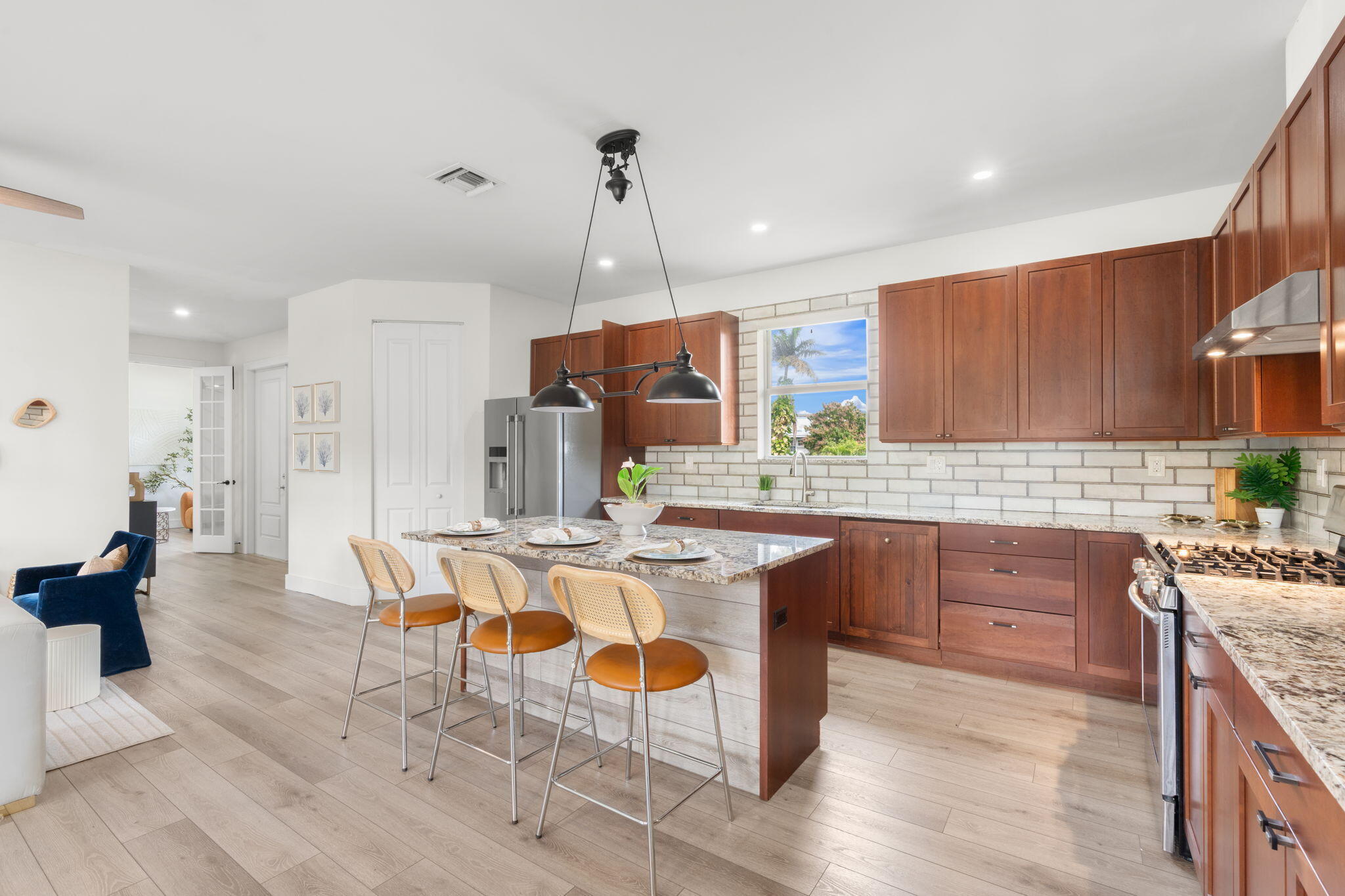 LAKESIDE GARDENS - Residential