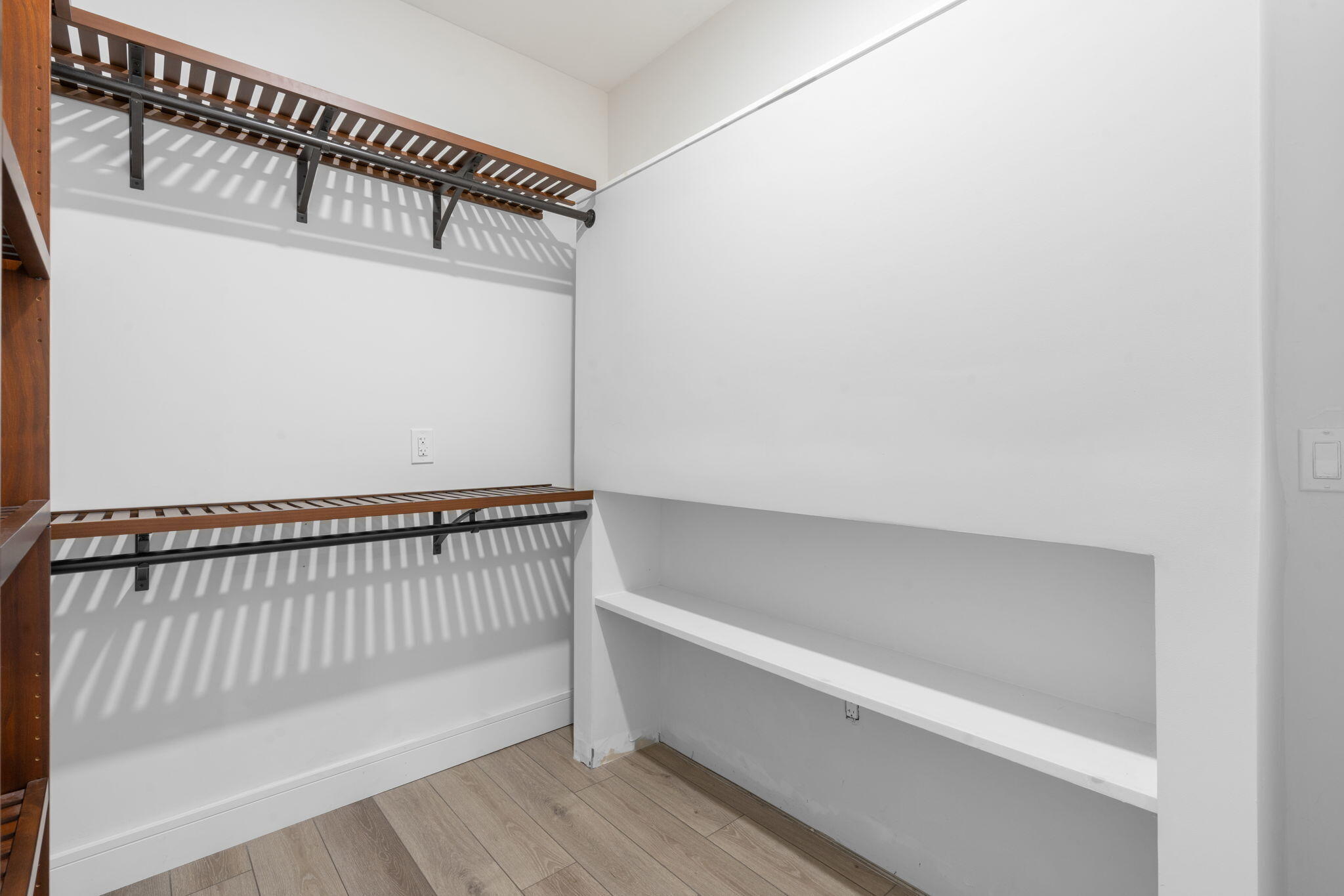 LAKESIDE GARDENS - Residential