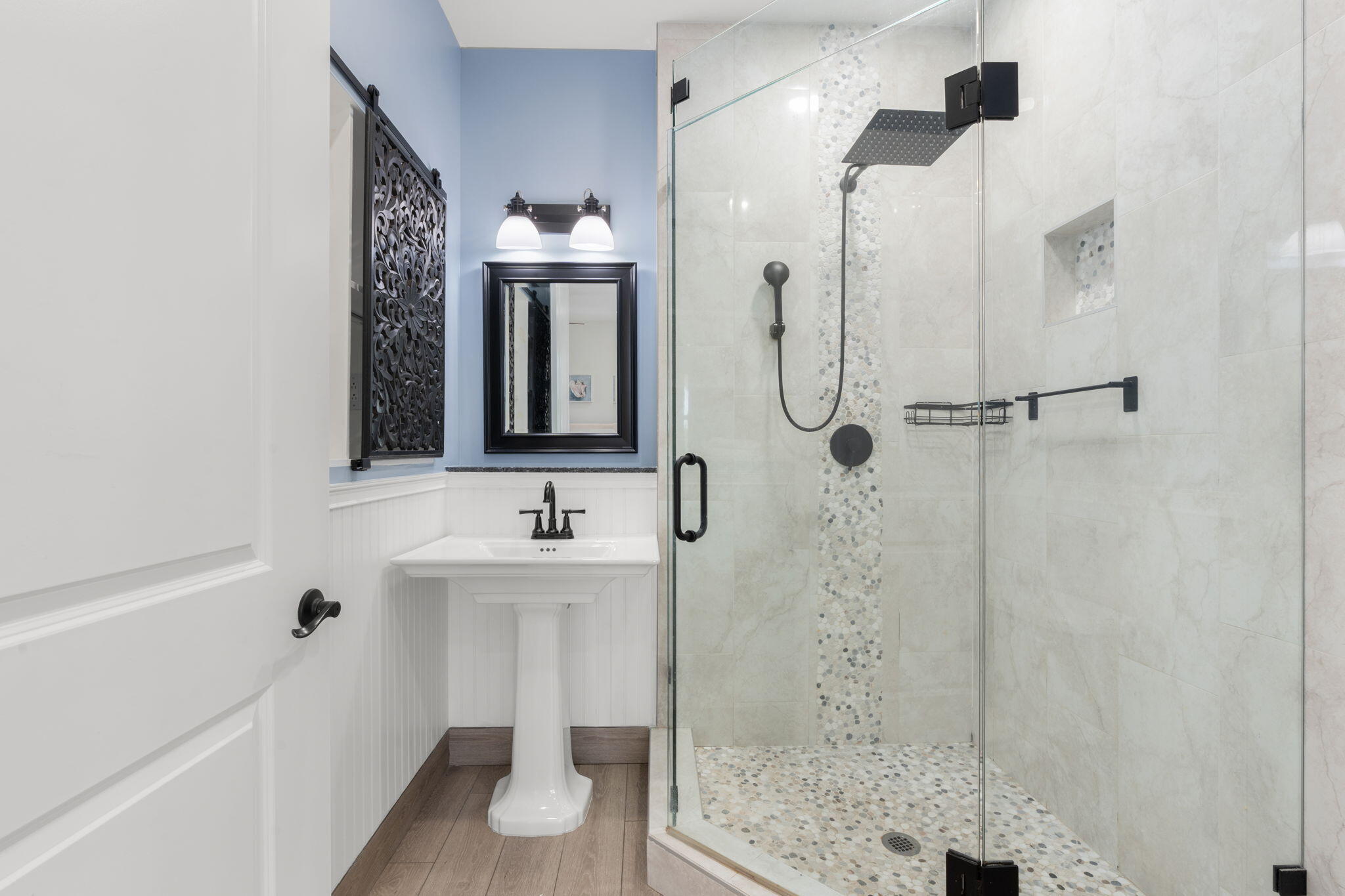 LAKESIDE GARDENS - Residential